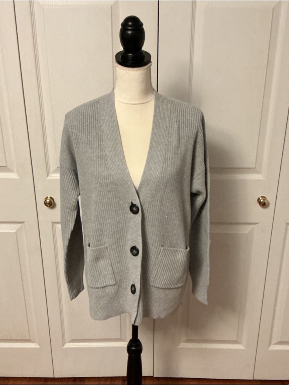 Light Gray Ribbed V-Neck Button Cardigan